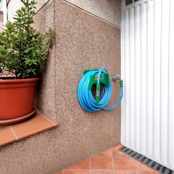 Soporte Para Mangueras De Jardín. Fijación a la  Pared. Realizado en Plastico - Imagen 5